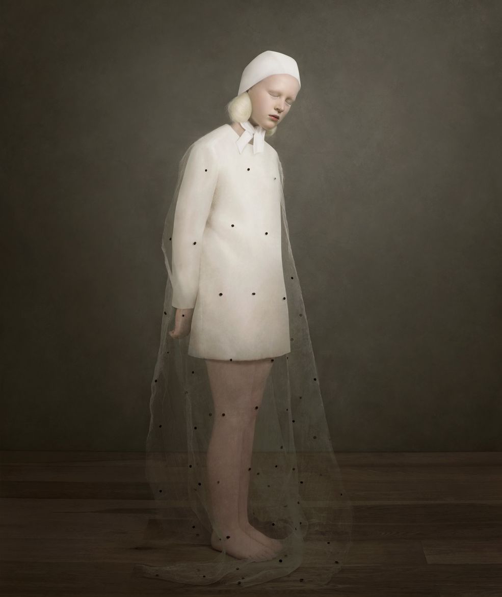 Co pociąga Cię w fotografii?
Połączenie Diane Arbus i Mario Testino. Kiedy odeszłam ze stanowiska kierownika artystycznego, kupiłam pierwszy aparat. Było to 2,5 roku temu. Uwielbiam fotografować ludzi wyjątkowych, często pomijanych przez społeczeństwo.
Kluczową kwestią moich prac jest piękno różnorodności.