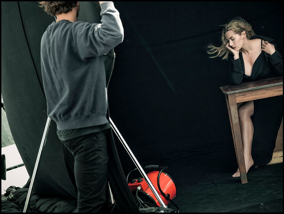 W najnowszej sesji zdjęciowej jak zwykle wzięły udział znane i piękne kobiety. W kalendarzu pojawią się: Lupita Nyong’o, Jessica Chastain, Uma Thurman, Nicole Kidman, Lea Seydoux, Robin Wright, Zhang Ziyi, Helen Mirren, Rooney Mara, Penelope Cruz, Julianne Moore, Charlotte Rampling, Alicia Vikander, Kate Winslet oraz Jessica Chastain. Gościem specjalnym jest profesor toerii polityki z Moskiewskiego Uniwersytetu Państwowego im. M.W. Łomonosowa – Anastazja Ignatowa.