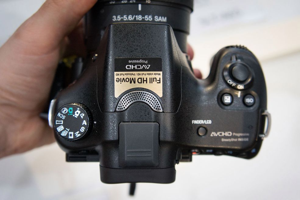 6 16-megapikselową matrycę Exmor APS HD CMOS połączono z procesorem BIONZ, co pozwala na pracę z czułością ISO 100 – 16 000 (rozszerzalną do ISO 25 600) oraz wykonywanie zdjęć seryjnych z prędkością do 12 kl./s w rozdzielczości do 8 Mpix oraz do 10 kl./s w pełnej rozdzielczości. Sony A57 umożliwia też nagrywanie filmów Full HD z prędkością 25p lub 50p z kodowaniem AVCHD 2.0 lub MP4 © KB