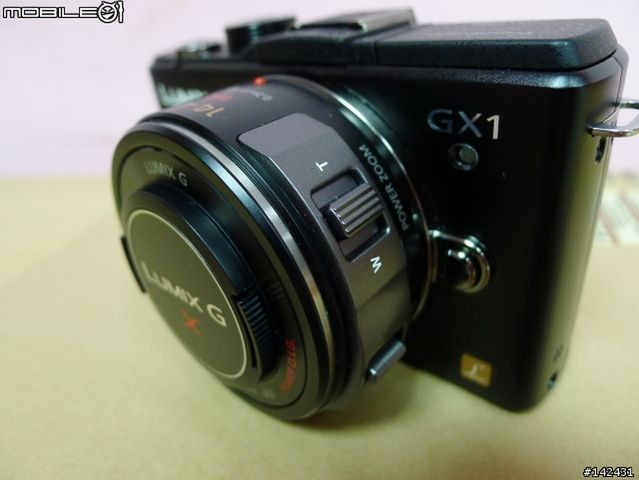 5 Panasonic Lumix GX1 ma być dostępny w dwóch kolorach - czarnym oraz srebrnym.