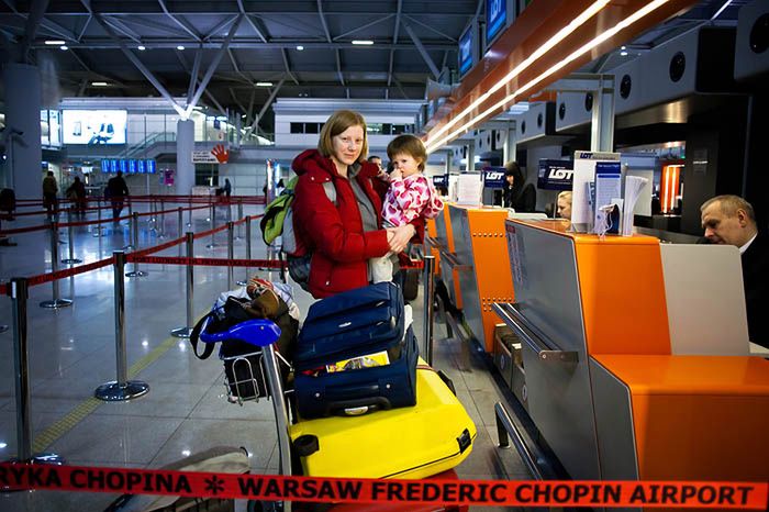 2 Na pomysł sportretowania innych Renat Dąbrowskich autorka wpadła po tym jak w słuchawce pani z przychodni – gdy chciała zarejestrować się do lekarza, zapytała ją o rok urodzenia, gdyż kobiet o takim samym imieniu i nazwisku jest więcej, w sumie 3 RD w jednej tylko przychodni jednej z dzielnic tylko Gdańska. "Zaczęłam zastanawiać się ile nas jest, jak wyglądają inne RD, jakie są, jak żyją. No i zaczęło się.. było to w grudniu 2009 roku" - mówi Renata Dąbrowska.