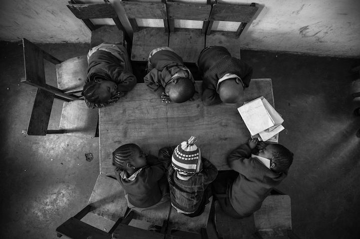 14 Drzemka w szkole w Nairobi. Fot. Joe Saade /National Geographic Traveler Photo Contest