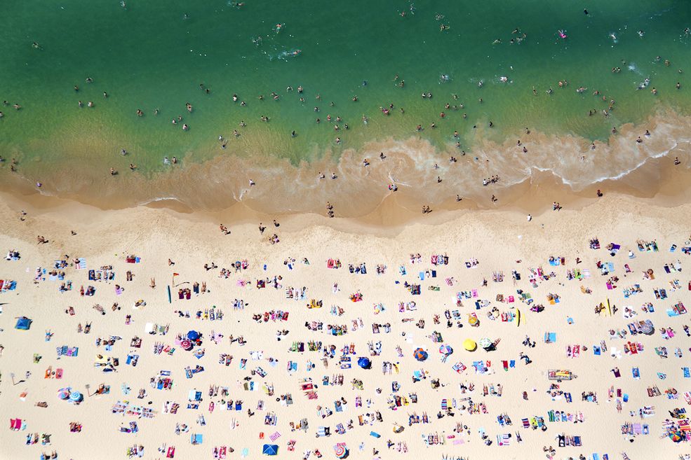 4 Fotograf nie ograniczył swojego cyklu do ekskluzywnych plaż w Europie. Wykonywał też zdjęcia lotnicze znad plaż w Ameryce, Afryce czy Australii © Gray Malin