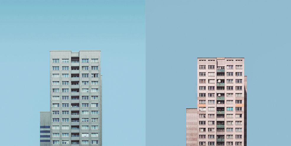 Jakie są Twoje poszukiwania w fotografii?
Uwielbiam obserwować świat i moje podświadome myśli odnośnie niego. Moje projekty traktuję jako formę badań lub analiz, które mają opisywać wszystko dookoła.
W fotografii zagłębiam się w dokumentowaniu konkretnego tematu w oczekiwaniu na iskierkę, która rozpali ogień żądzy wiedzy, bym mógł zagłębić się w niego jeszcze bardziej. Fotografia jest dla mnie opisowa, niewiele poza tym.