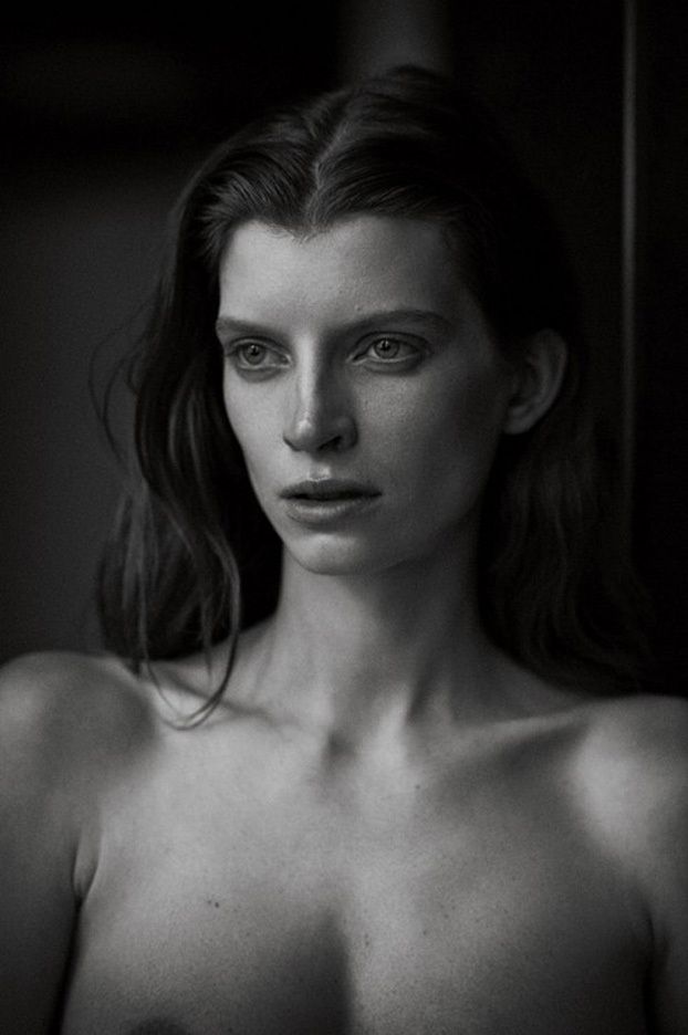 ©Vogue ©Vogue, źródło: http://www.vogue.de/beauty/beauty-trends/peter-lindbergh-the-naked-truth