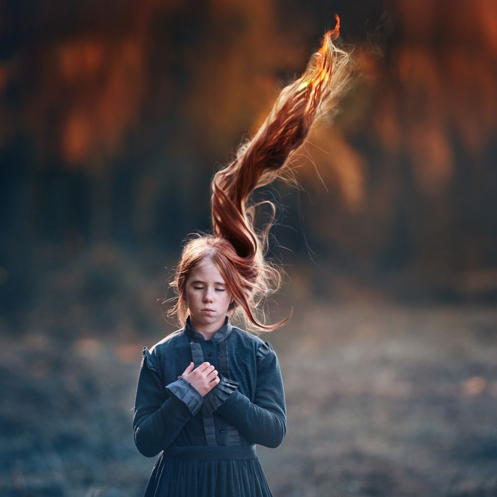 Kiedy fotografia na stałe weszła do Twojego świata?
Fotografować zaczęłam około 4 lata temu. Jestem (foto)graficznym samoukiem, który popełniał i popełnia wiele błędów. Staram się jednak z każdego z nich wyciągnąć cenną dla siebie lekcję. Gorąco wierzę, że z każdej, nawet pozornie fatalnej sytuacji, można wynieść dla siebie coś dobrego, a z każdego nieudanego zdjęcia można wyciągnąć wiele pouczających wniosków. Dziś wiem trochę więcej niż rok temu i mam nadzieję, że za rok również będę mądrzejsza.