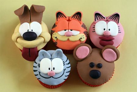 Wyluzowany Garfield i jego znajomi.
