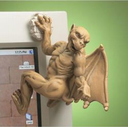 Gothic-Gargoyle-Monitor-Topper