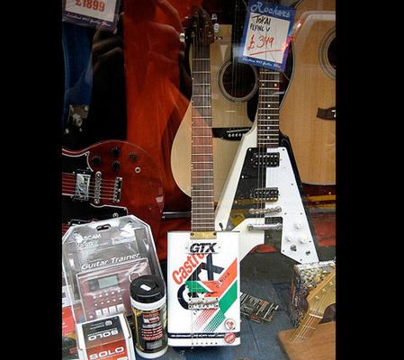 Gitara z puszki po oleju