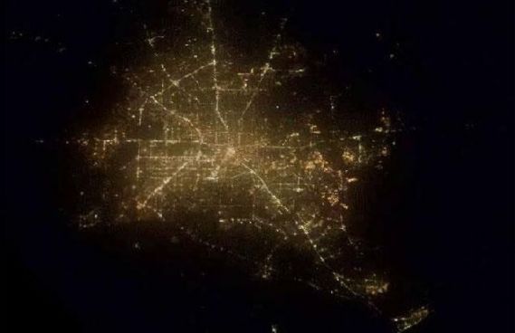20 miast widzianych nocą z kosmosu