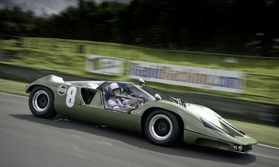 Mantisa XP zaprojektował w 1968 roku Dennis Adams.