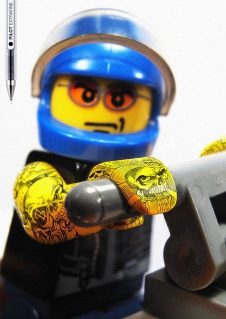 Wytatuowane ludziki lego