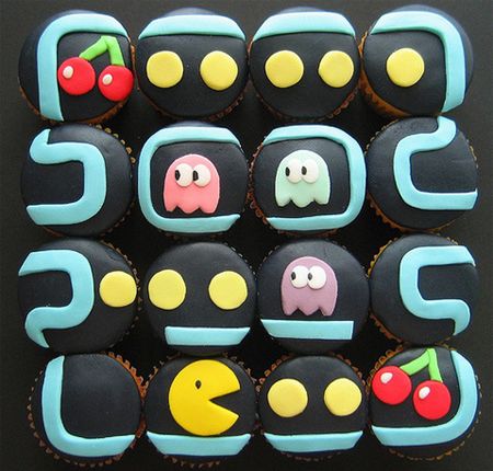 Nieśmiertelny Pacman w słodkim wydaniu i my również możemy jeść duchy.