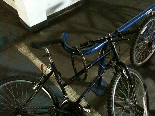 15 najgłupszych i najdziwniejszych sposobów na zabezpieczenie roweru