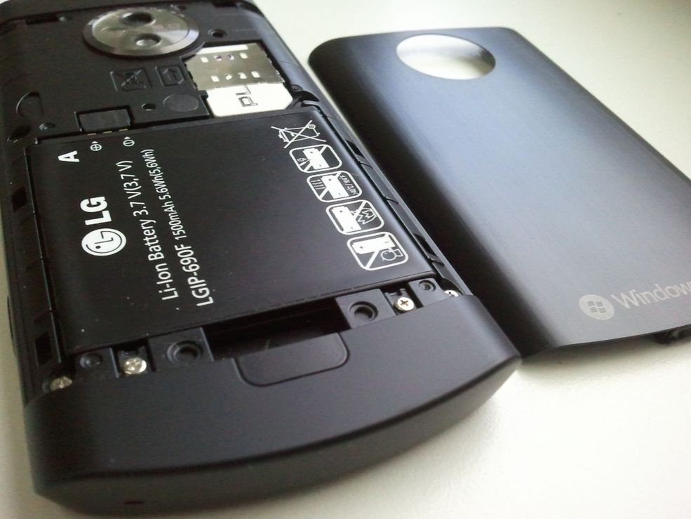 LG Swift7 tył