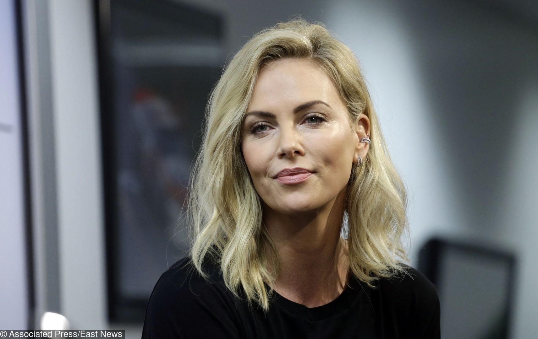 Charlize Theron nie miała w życiu łatwo. Mimo to zrobiła ogromną karierę -  WP Film