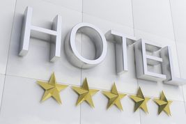 Gwiazdki hotelowe – co oznaczają? Standardy hoteli