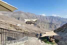 Najdłuższa tyrolka na świecie – dlaczego warto zjechać Jais Flight?