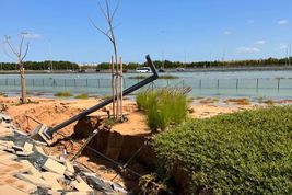 Powódź w Dubaju: Burza i intensywne deszcze zalały miasto [REALACJA]