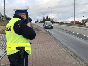 Nowy taryfikator mandatów nie kończy na przekroczeniu prędkości o ponad 50 km/h. Teraz najwyższy mandat za prędkość można dostać za jazdę o 71 km/h lub i więcej ponad limit. Ile wynosi ta kara?