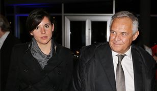 spotyka się z kimś 3 lata starszym źle agencja randkowa Avril