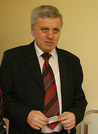 zdjęcia zawieszonych kogutów