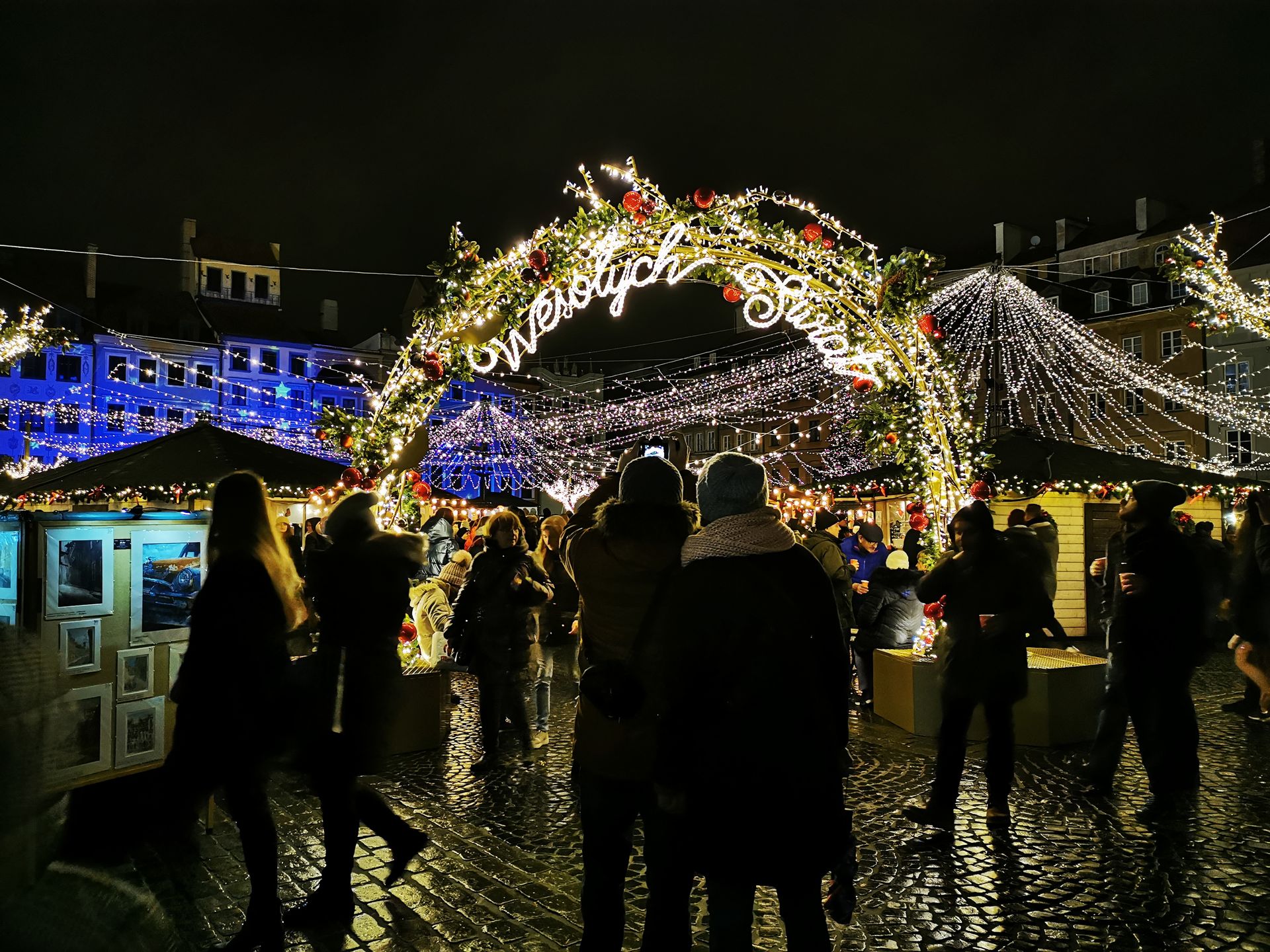 Warszawa gotowa na święta Świąteczna iluminacja zachwyca przechodniów Wiadomości Warszawa