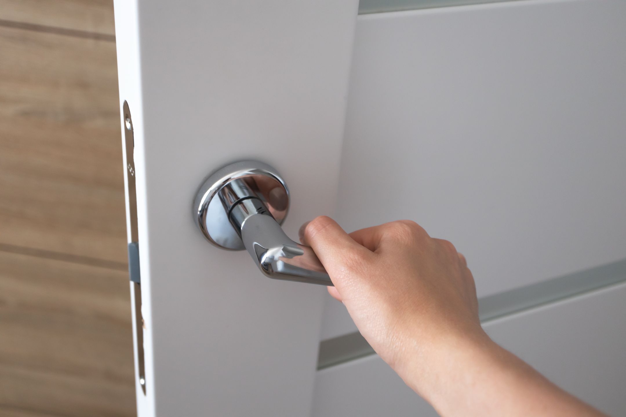 Как поменять глазок в металлической двери - 98 фото