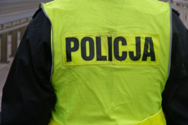 Policjant umawia się z ofiarą