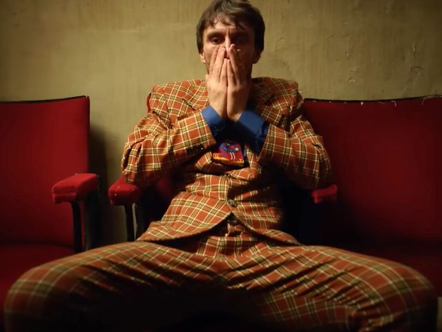Reniferek" na Netfliksie jest zapisem traumy. Stalking i wykorzystywanie  wydarzyły się naprawdę - WP Teleshow