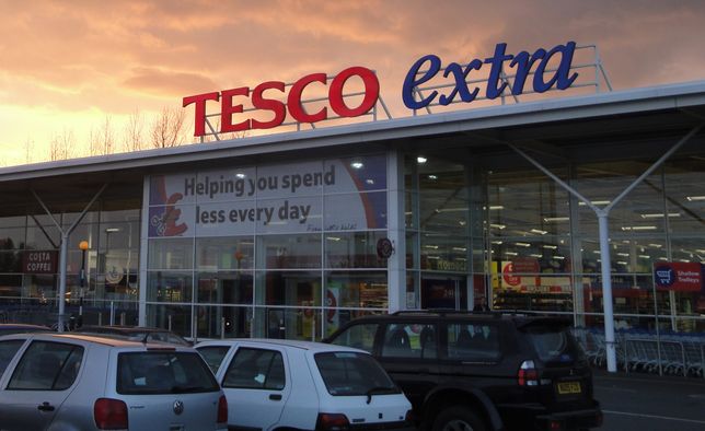 Wydłuży się proces sprzedaży pięciu punktów Tesco