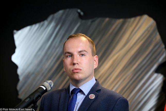 Adam Andruszkiewicz jest wiceministrem w resorcie cyfryzacji.