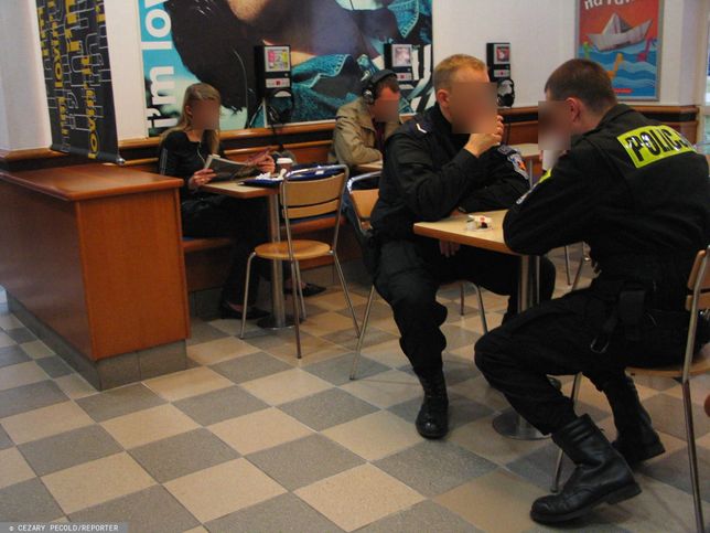 - 99 proc. patroli jest w terenie i co roku zastanawiamy się, co można kupić do zjedzenia ciepłego za niecałe 3 zł – pisze pani Agnieszka.