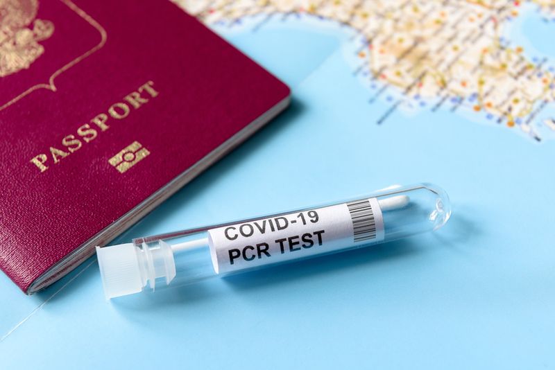 Które   lotniska   umożliwiają   pasażerom   wykonanie   testu   na koronawirusa?