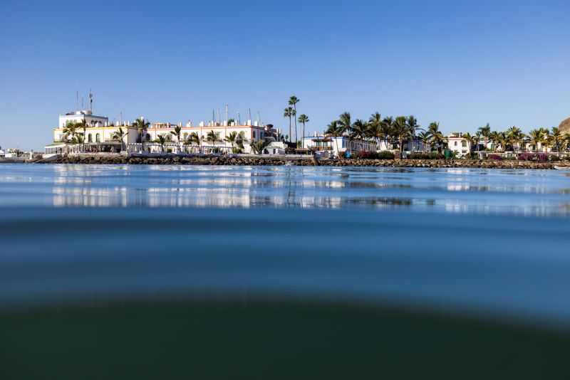 Puerto de Mogan od strony oceanu