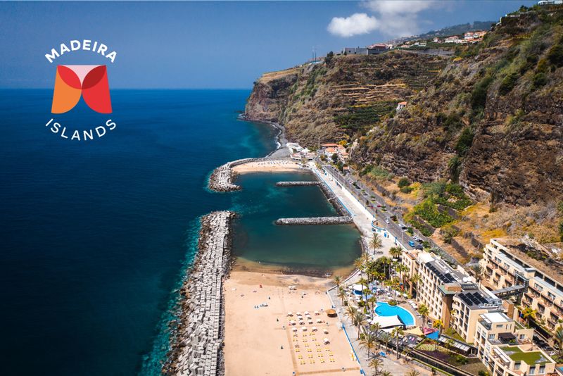 Widok z góry na Calheta Beach