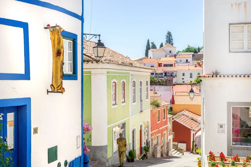 źródło: Shutterstock, na zdjęciu: Miasteczko Algarve