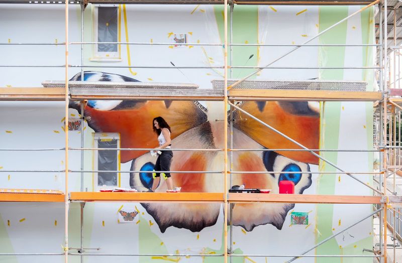 Malowany mural przez kobietę w Niemczech