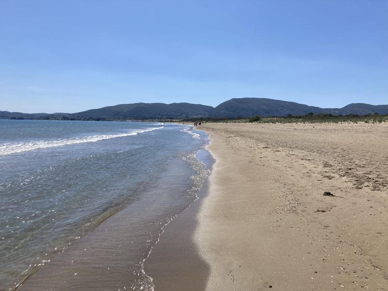Plaża Kalimaki doskonała dla rodzin z dziećmi