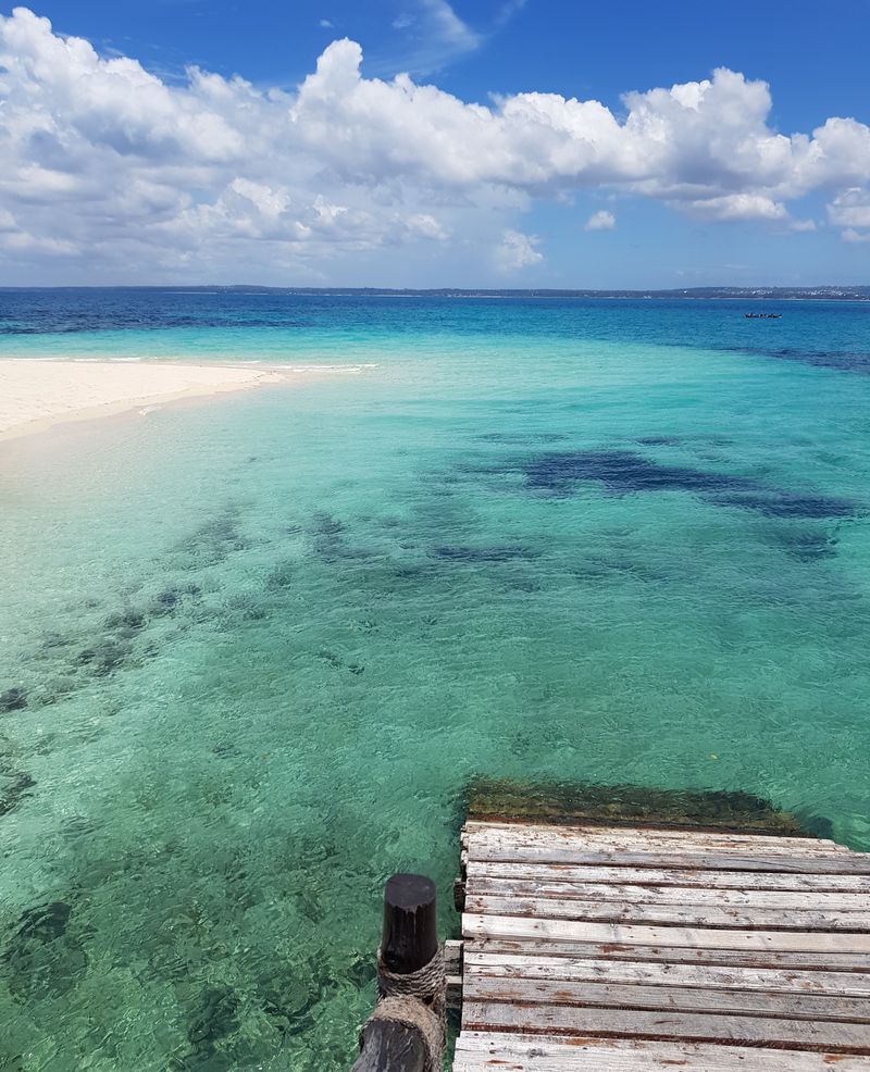 Turkusowe wody Oceanu Indyjskiego na Zanzibarze