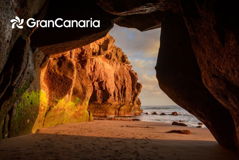 Plaża w jaskini w Taurito