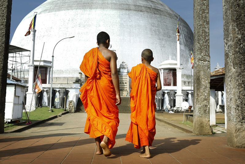 Mnisi w Anuradhapura