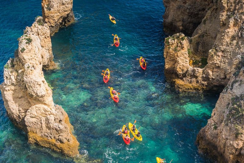 źródło: Shutterstock, na zdjęciu: Kajaki w Lagos