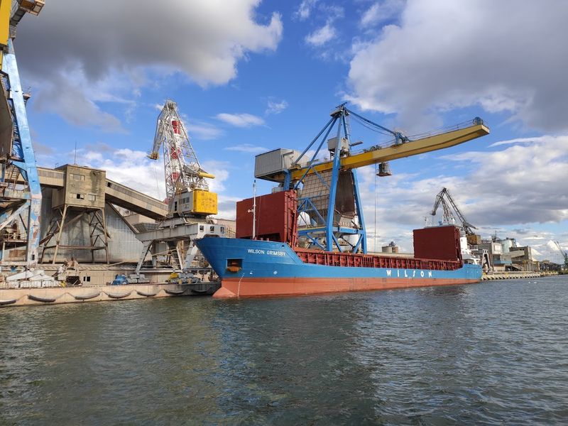 Przepływ przez kanał portowy