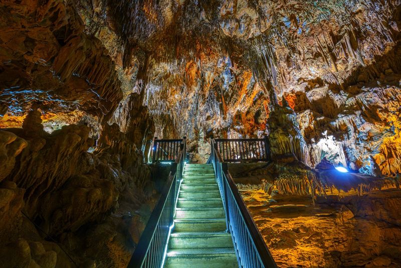 Środek jaskini Damlataş 