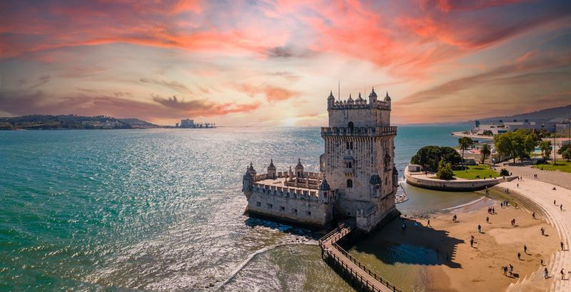 Torre Belem o zachodzie słońca