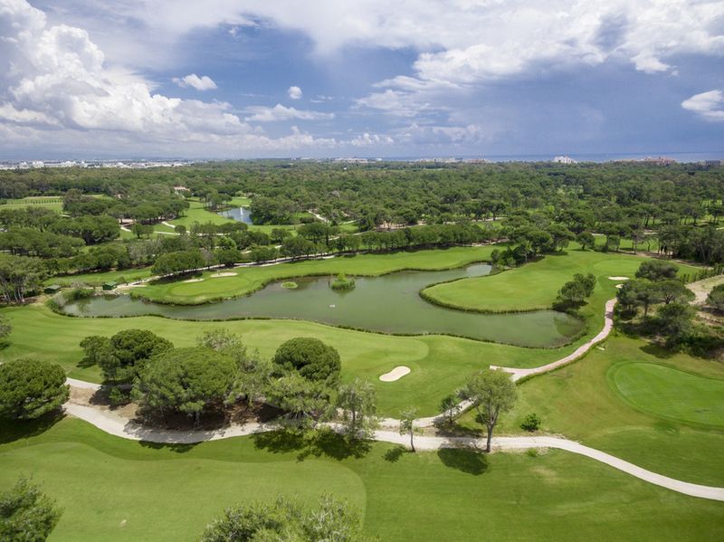 Jedno z pół golfowych w Belek.