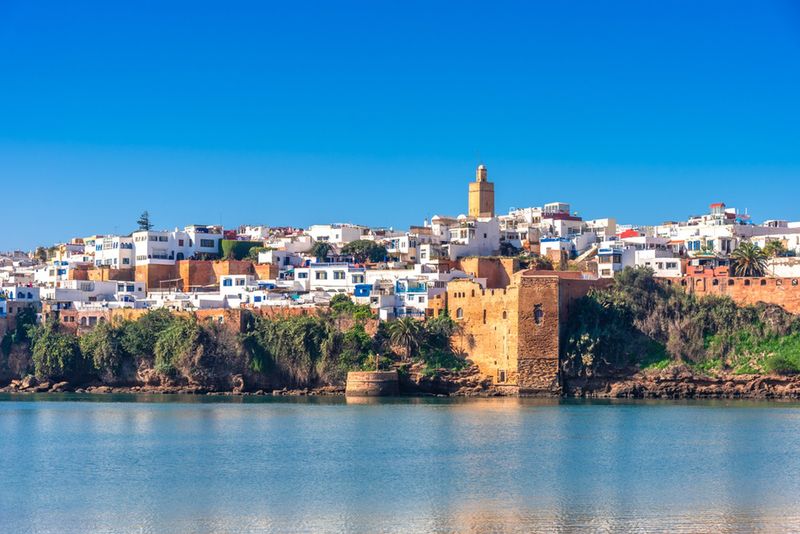 Widok na marokańskie miasto Rabat i kazbę Al-Udaja