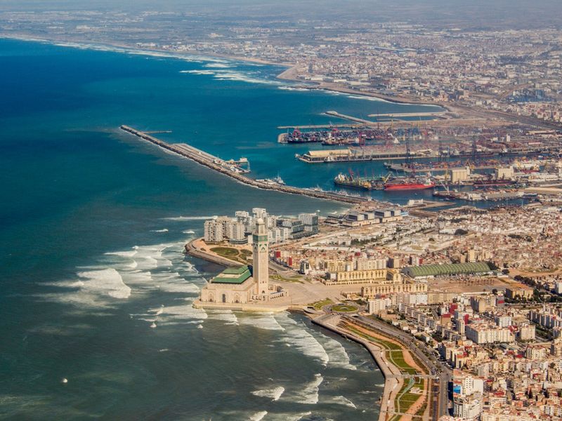 Widok na Casablance i port w oddali