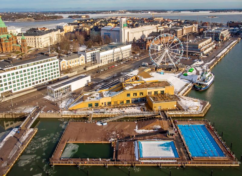 Kompleks basenowy idealny do morsowania w Helsinkach
